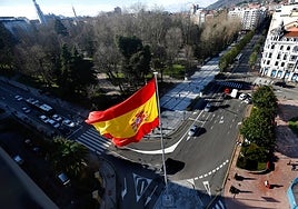 Una vista desde el Termómetro de la confluencia de las calles Uría y Marqués de Santa Cruz.