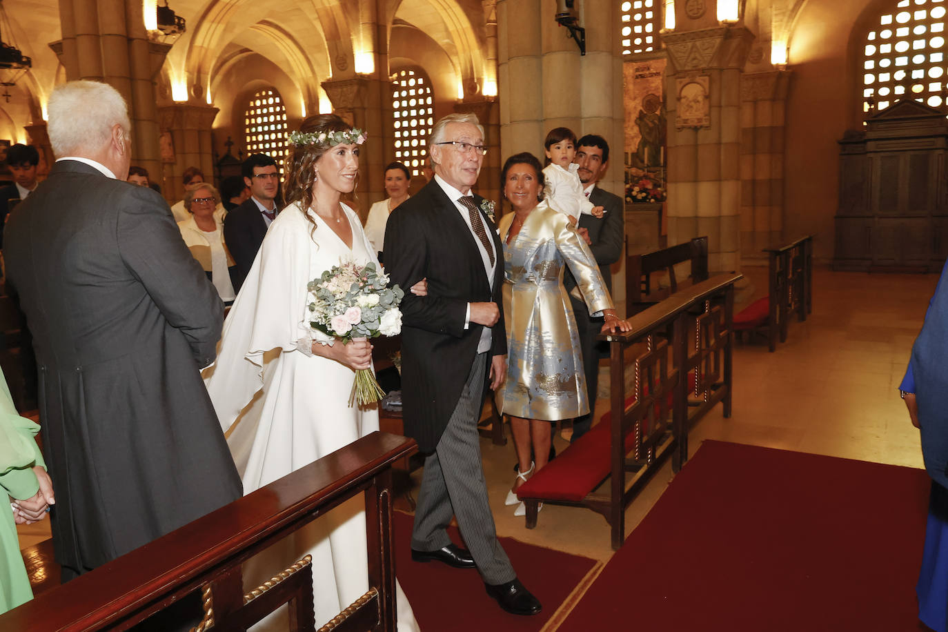 Ángela Pumariega sella su amor en San Pedro