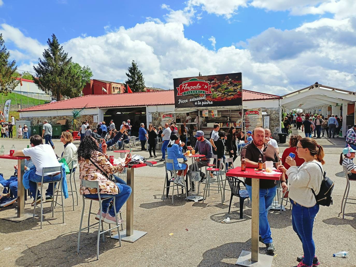 La Feria de Muestras de Tineo expone su maquinaria