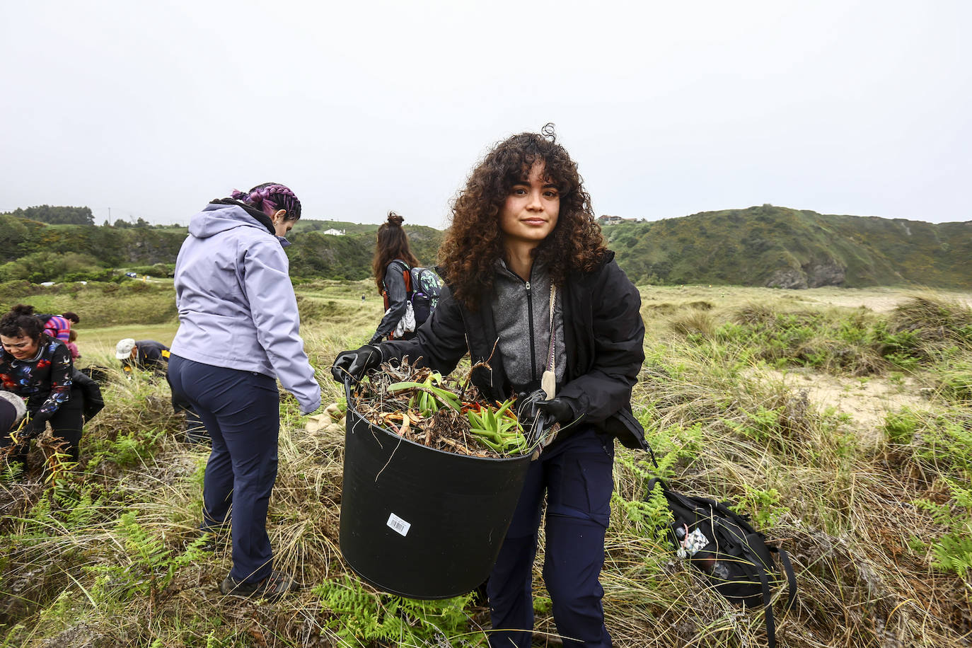 Limpieza masiva de la playa de Xagó