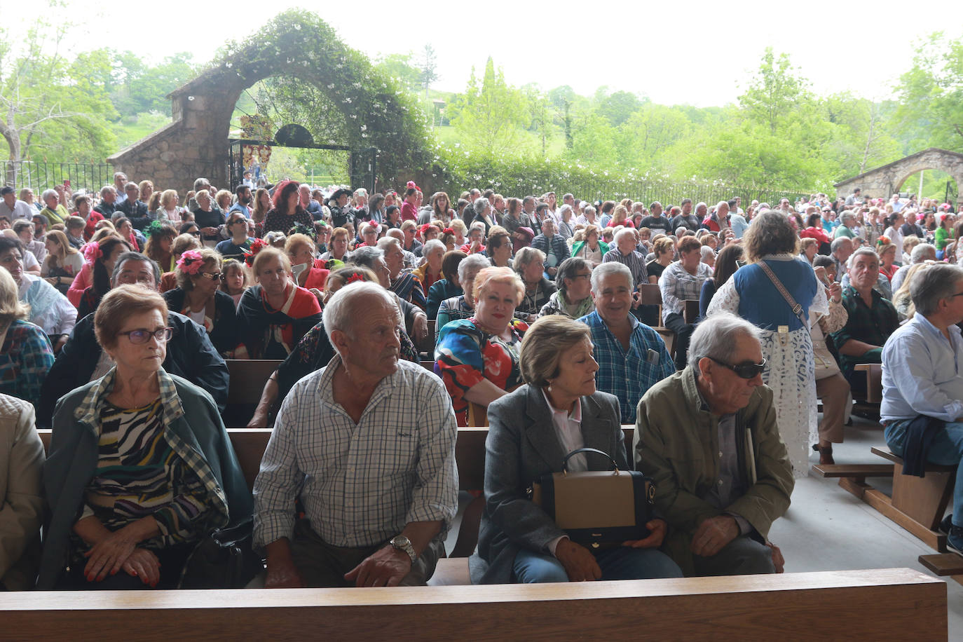 La romería sevillana conquista Infiesto