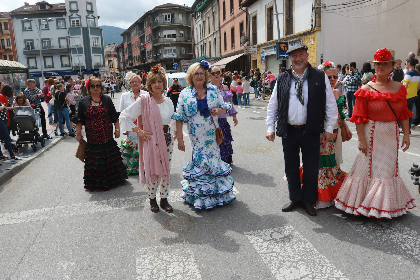 La romería sevillana conquista Infiesto