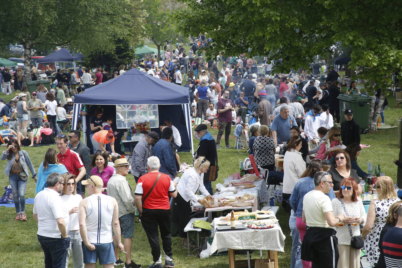 Ganas de fiesta en el pantano de Trasona