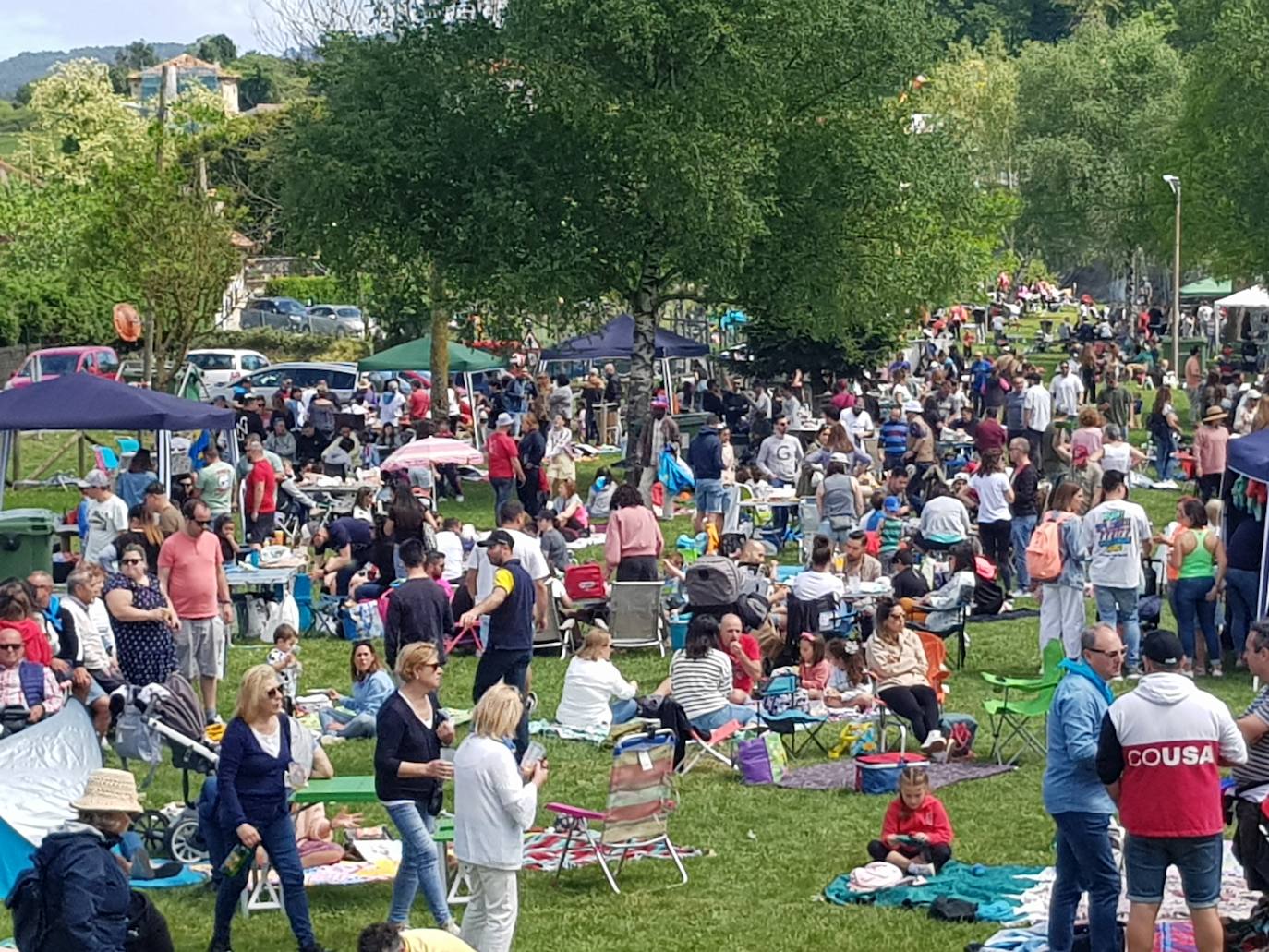 Ganas de fiesta en el pantano de Trasona