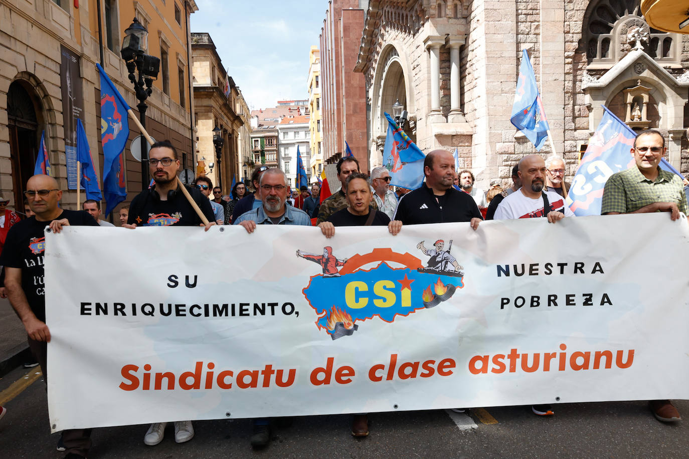 Clamor en Gijón por «trabajo digno, derechos y subida salarial»