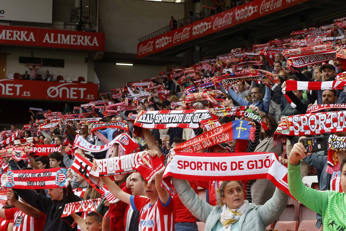 ¿Estuviste en el Sporting - Lugo? ¡Búscate en las fotos!