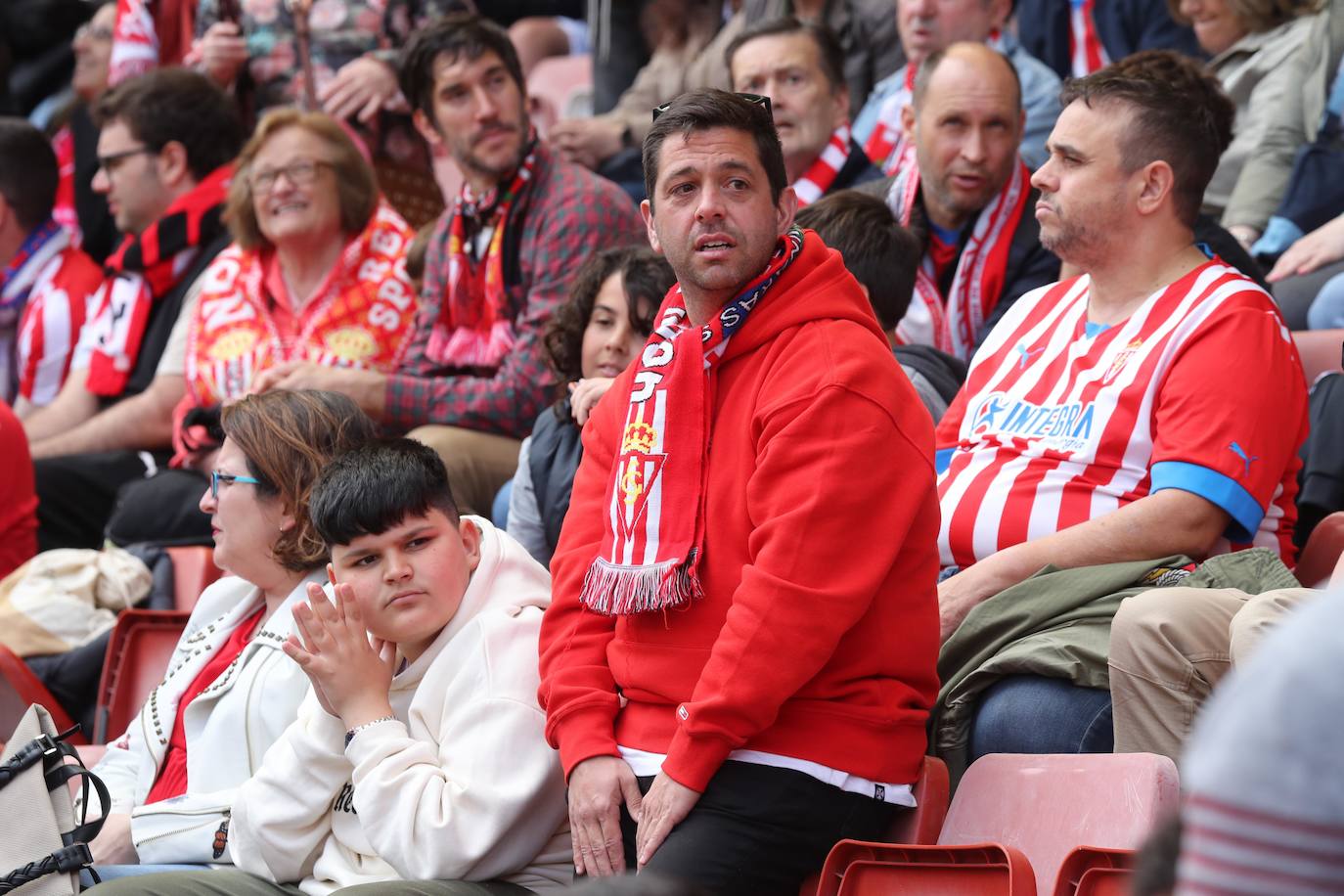 ¿Estuviste en el Sporting - Lugo? ¡Búscate en las fotos!