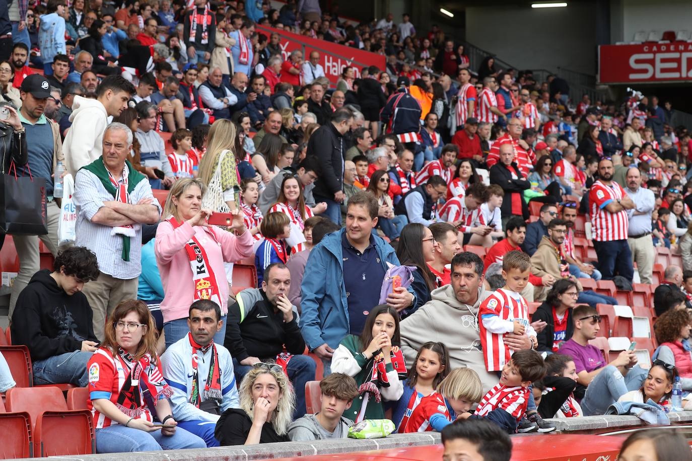 ¿Estuviste en el Sporting - Lugo? ¡Búscate en las fotos!