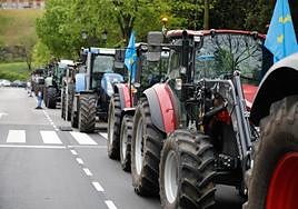 Los ganaderos asturianos ya se movilizaron el pasado 24 de abril ante a la sede de Presidencia en Oviedo por la subida de los precios y las acusaciones tras los últimos incendios.