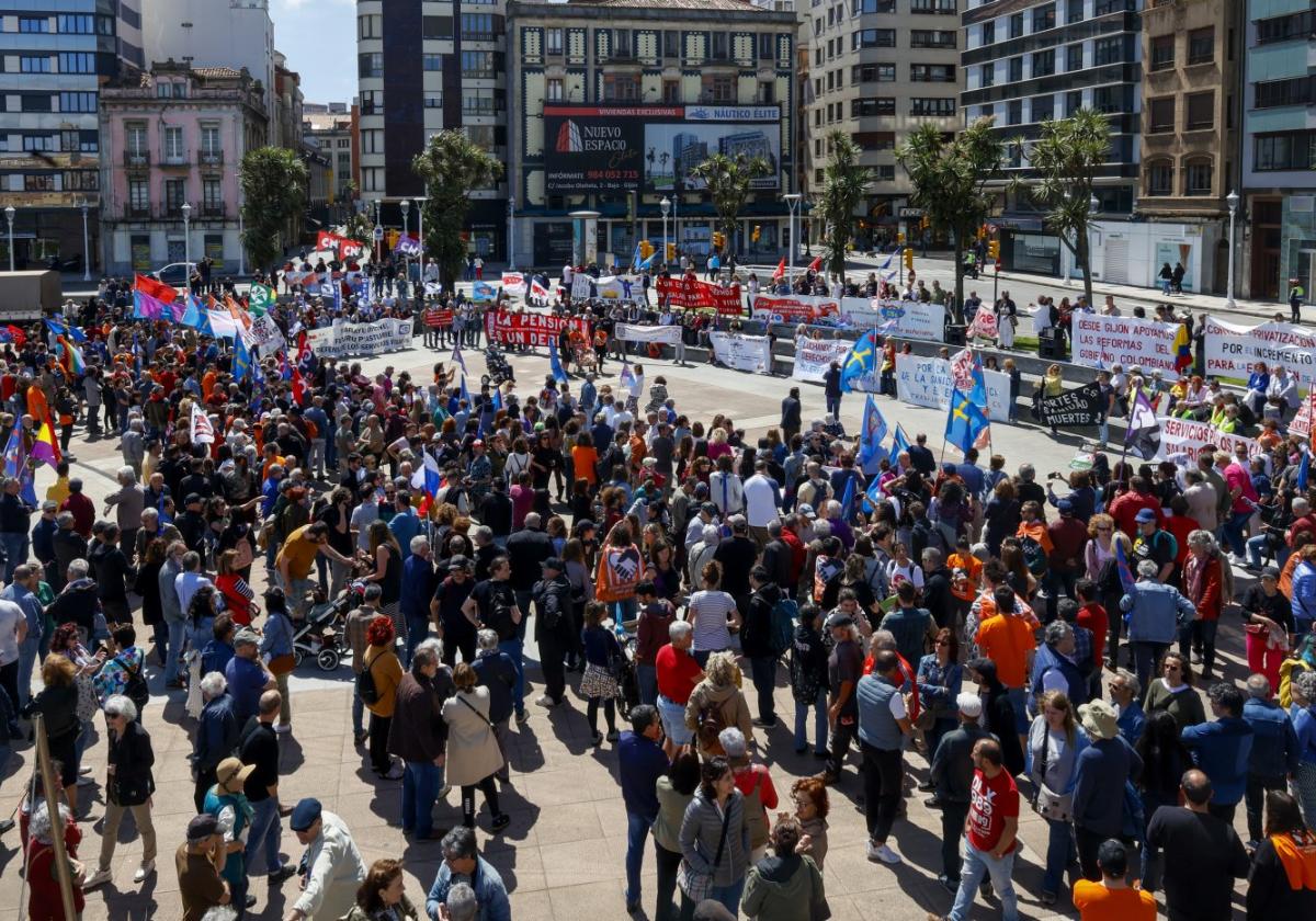 Los minoritarios piden «un reparto justo de la riqueza y no pagar los de siempre»