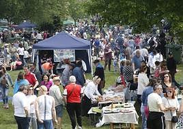 La Guardia Civil revisará grabaciones de la Jira de Trasona para identificar a los agresores de la menor