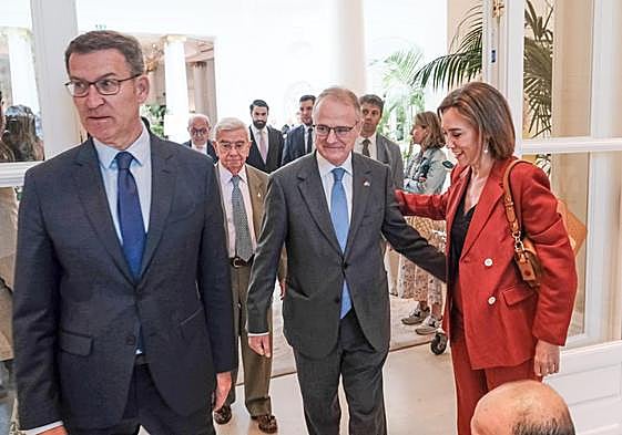 Alberto Núñez Feijóo, Diego Canga y Cuca Gamarra.