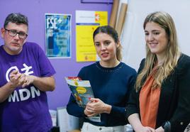 La ministra de Igualdad, Irene Montero, durante su visita a la Fundación Mar de Niebla.