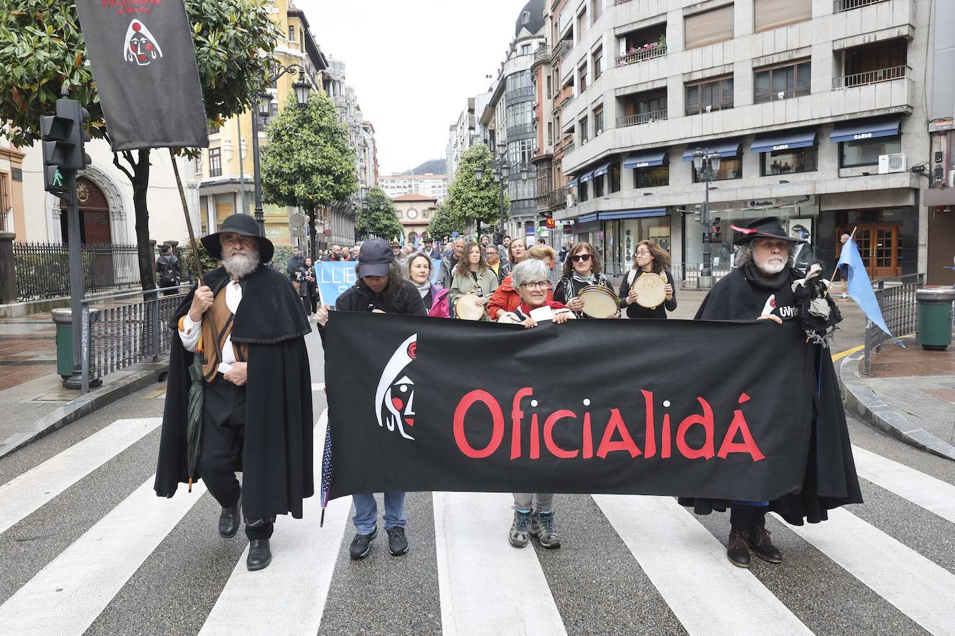 Multitudinaria manifestación en Oviedo por la &#039;oficialidá&#039; del asturiano