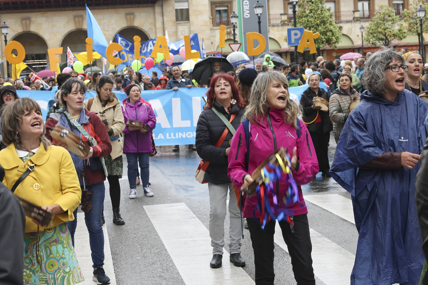 Multitudinaria manifestación en Oviedo por la &#039;oficialidá&#039; del asturiano