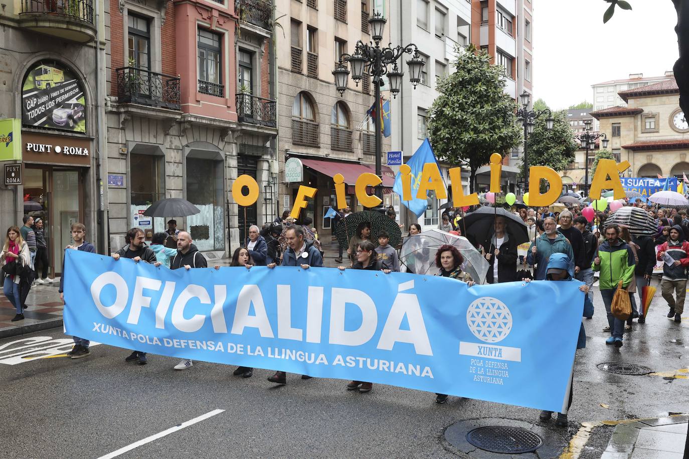 Multitudinaria manifestación en Oviedo por la &#039;oficialidá&#039; del asturiano