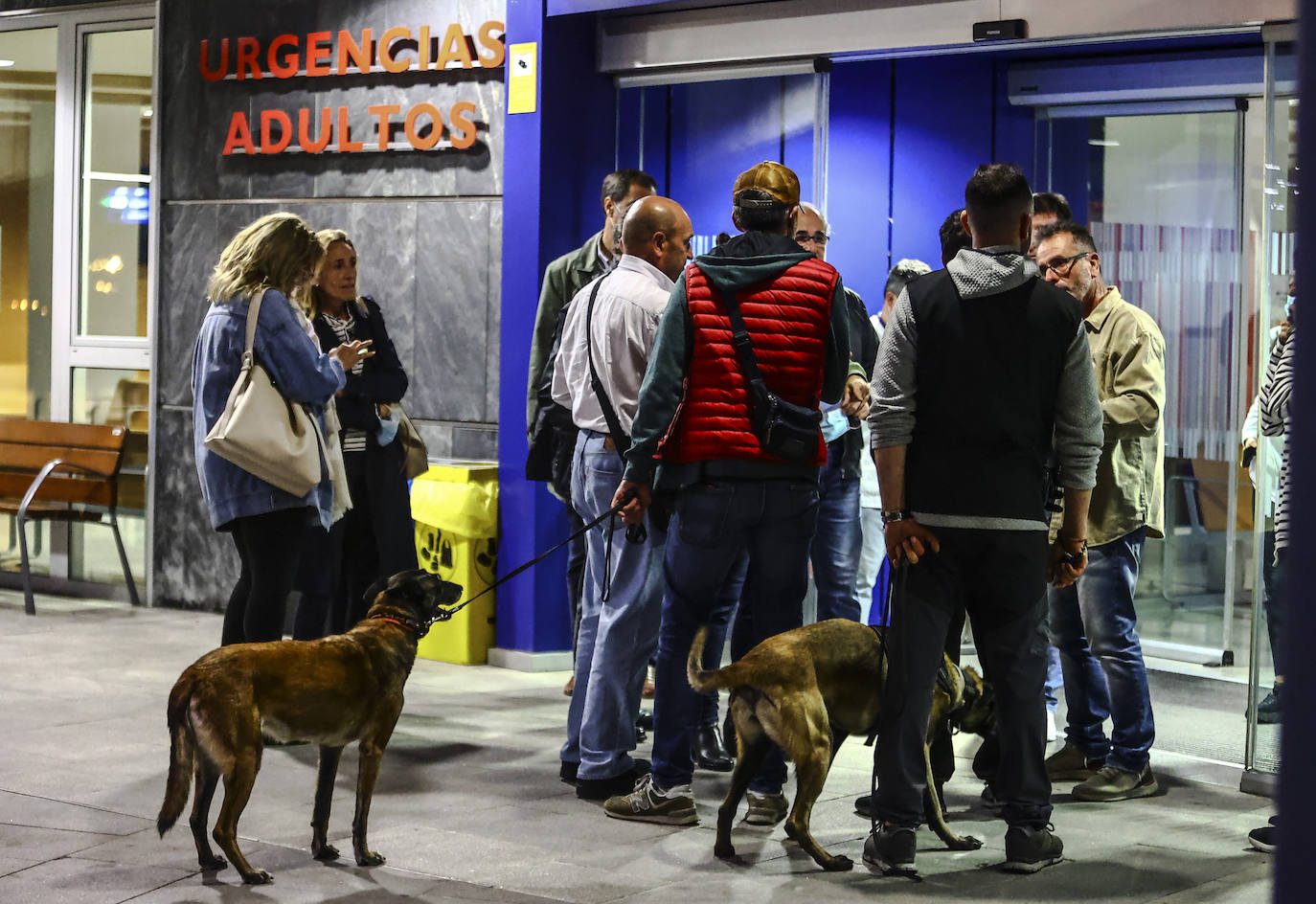 La Policía Nacional desaloja el HUCA por una amenaza de bomba