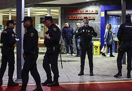 La Policía busca al autor de la amenaza de bomba que obligó a desalojar el HUCA de madrugada