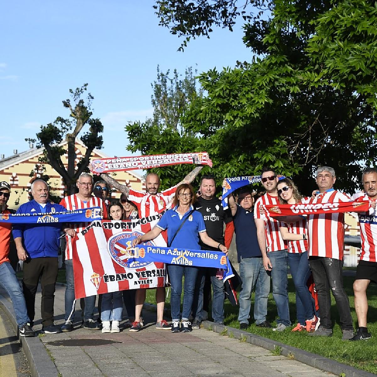 Vecinos de diferentes colores