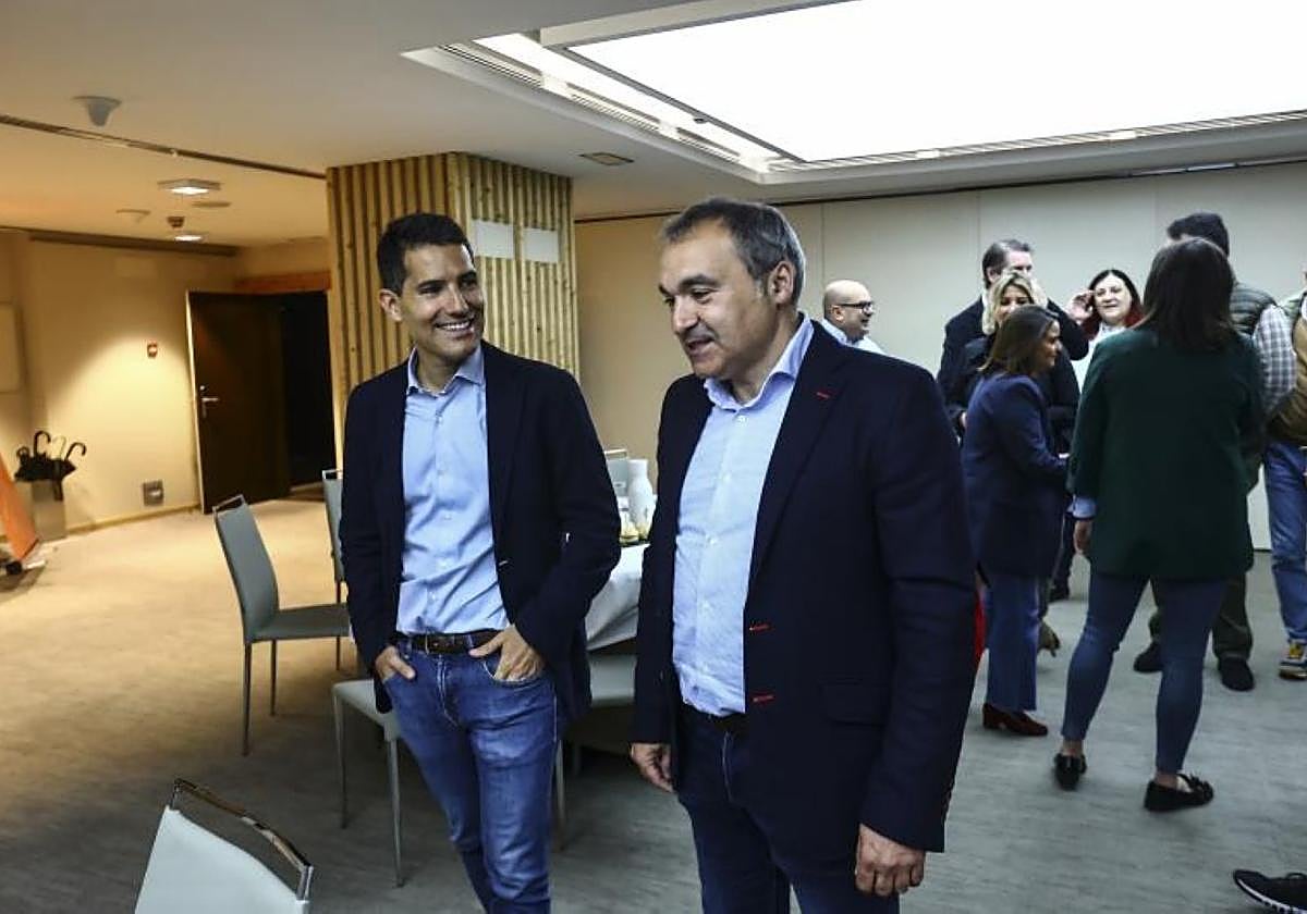 El viceportavoz nacional Ignacio Martín junto a Manuel Iñarra.