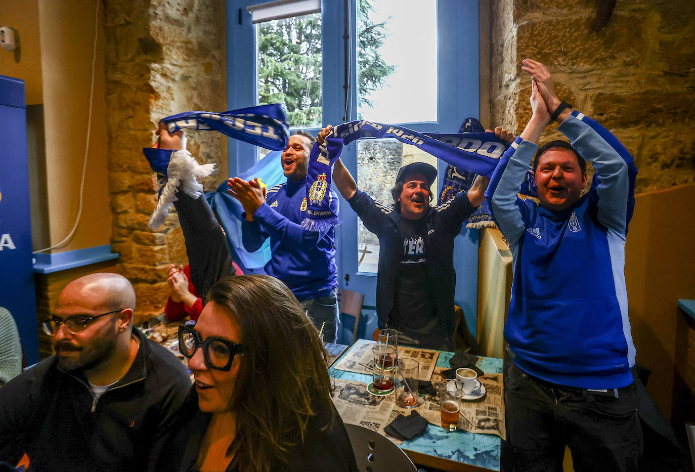 El derbi se vivió también en los bares de Oviedo