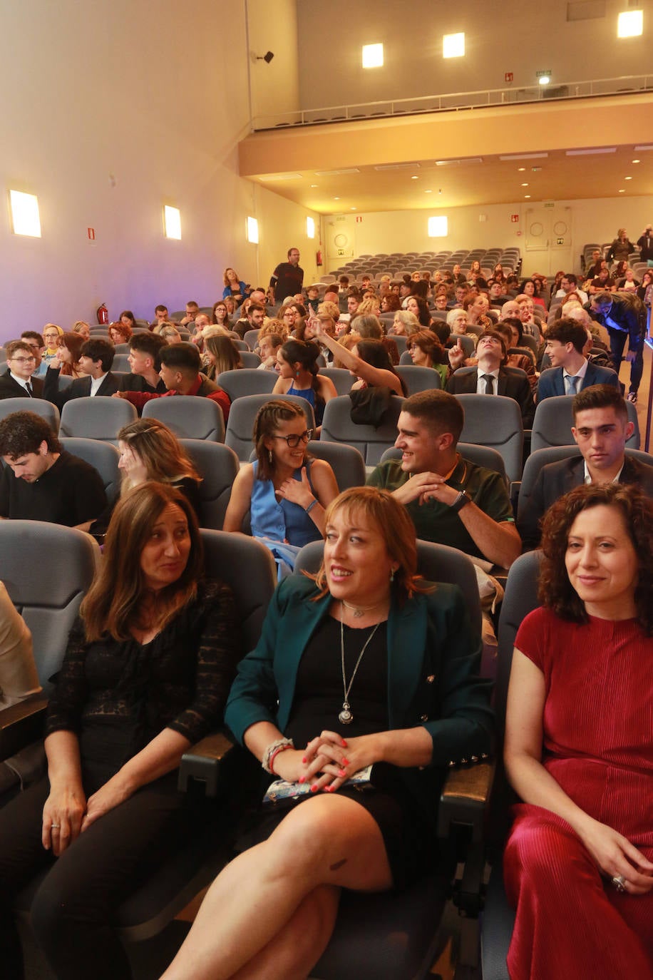 Las graduaciones despiden el curso en Gijón