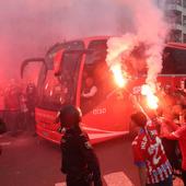 Marea rojiblanca para alentar al Sporting