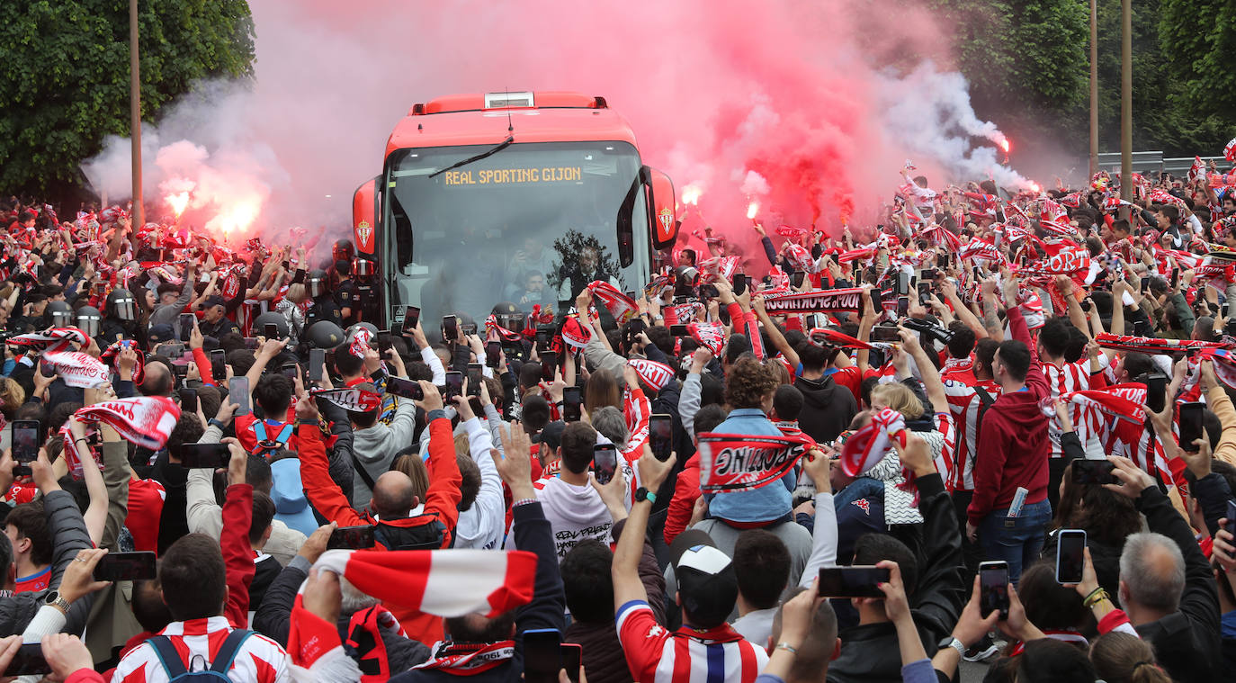 Marea rojiblanca para alentar al Sporting