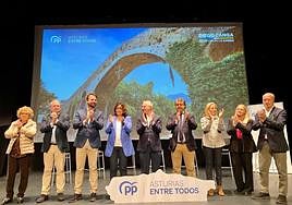 Plana mayor del PP presentando el programa electoral en Siero.