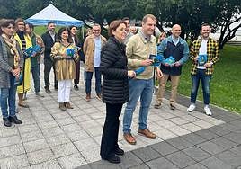 El candidato de Foro a la Presidencia del Principado, Adrián Pumares junto a la candidata a la Alcaldía de Gijón Carmen Moriyón.