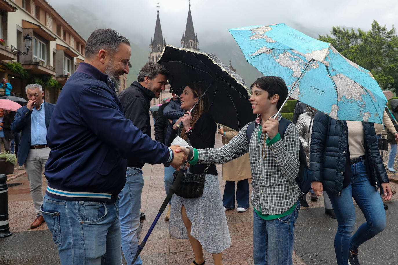 Abascal hace campaña en Covadonga