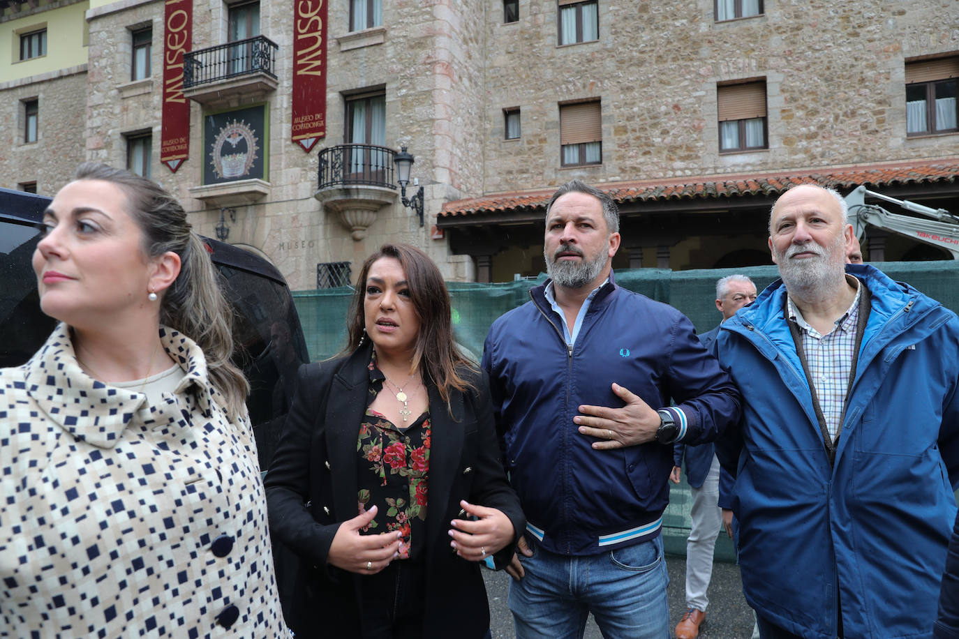 Abascal hace campaña en Covadonga