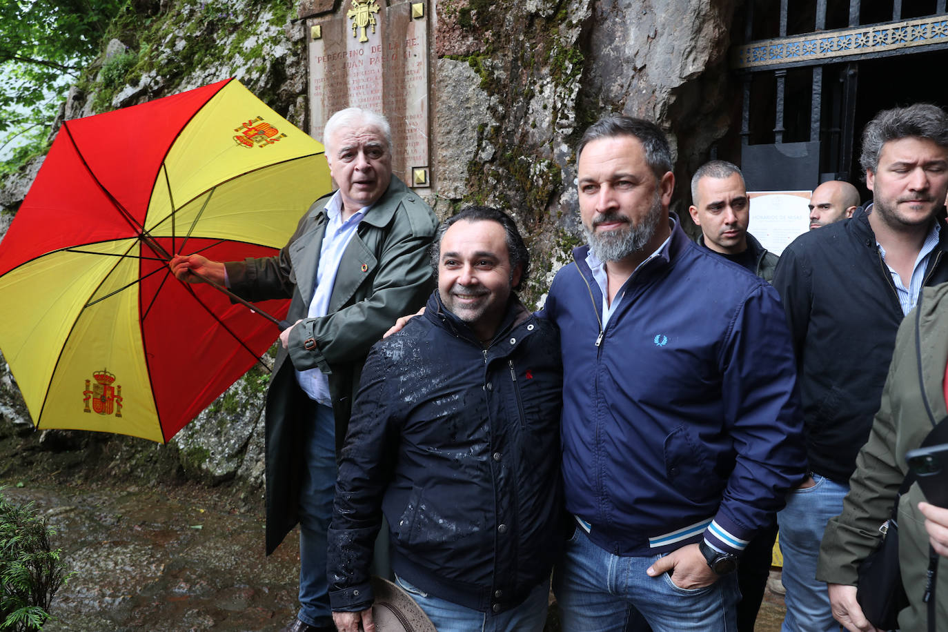 Abascal hace campaña en Covadonga