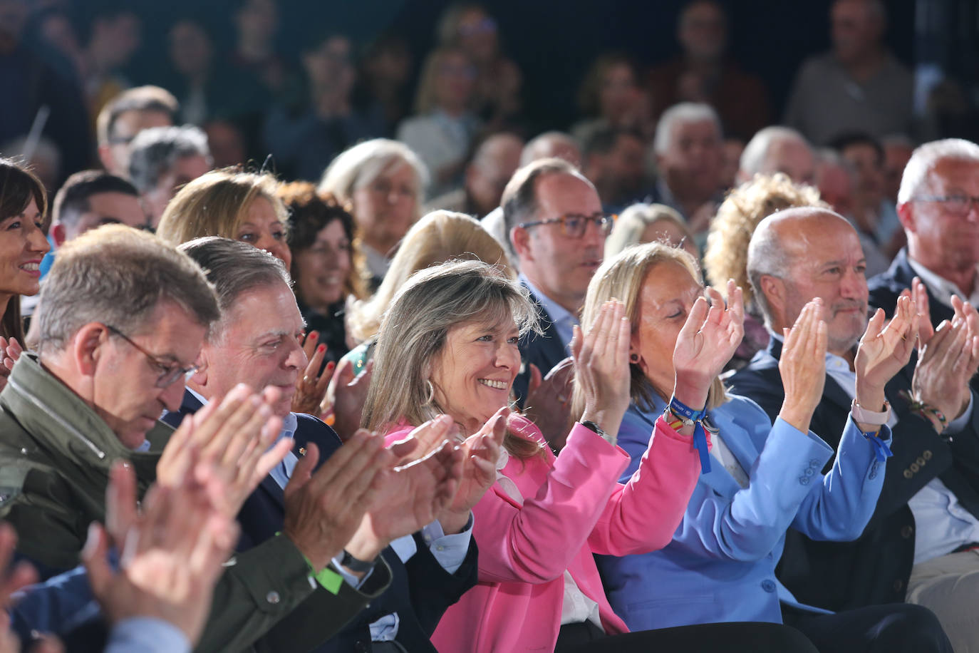 1.300 personas respaldan al PP en un mitin en Oviedo