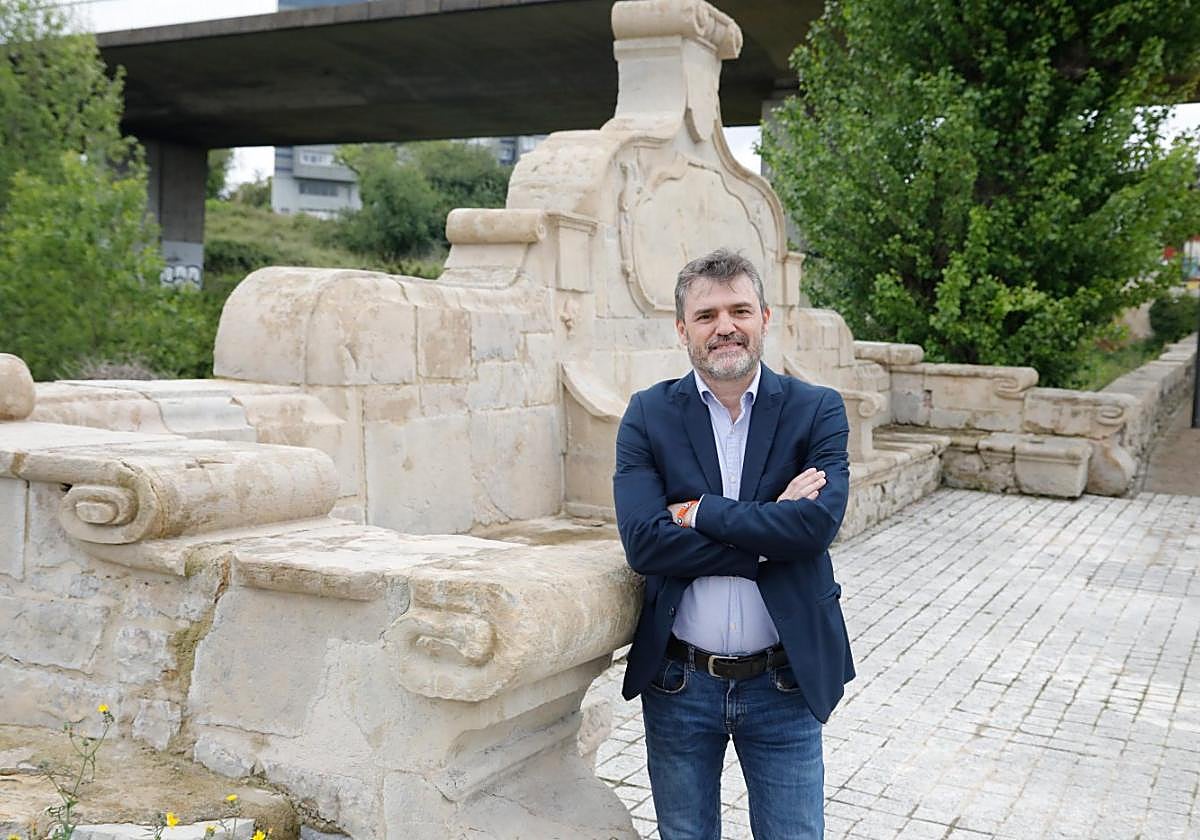 Luis Fanjul, candidato de Ciudadanos a la alcaldía de Avilés, en Los Canapés.
