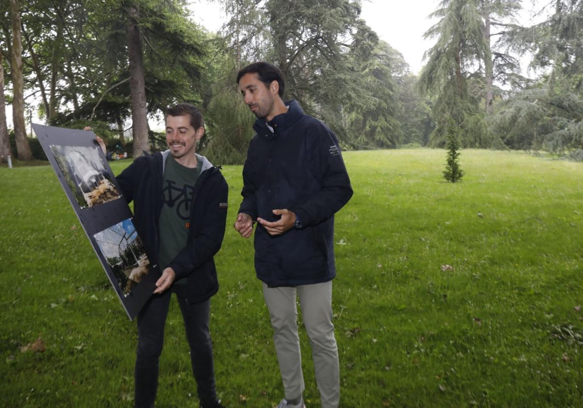 Javier Suárez Llana y Alejandro Farpón, en el Botánico.