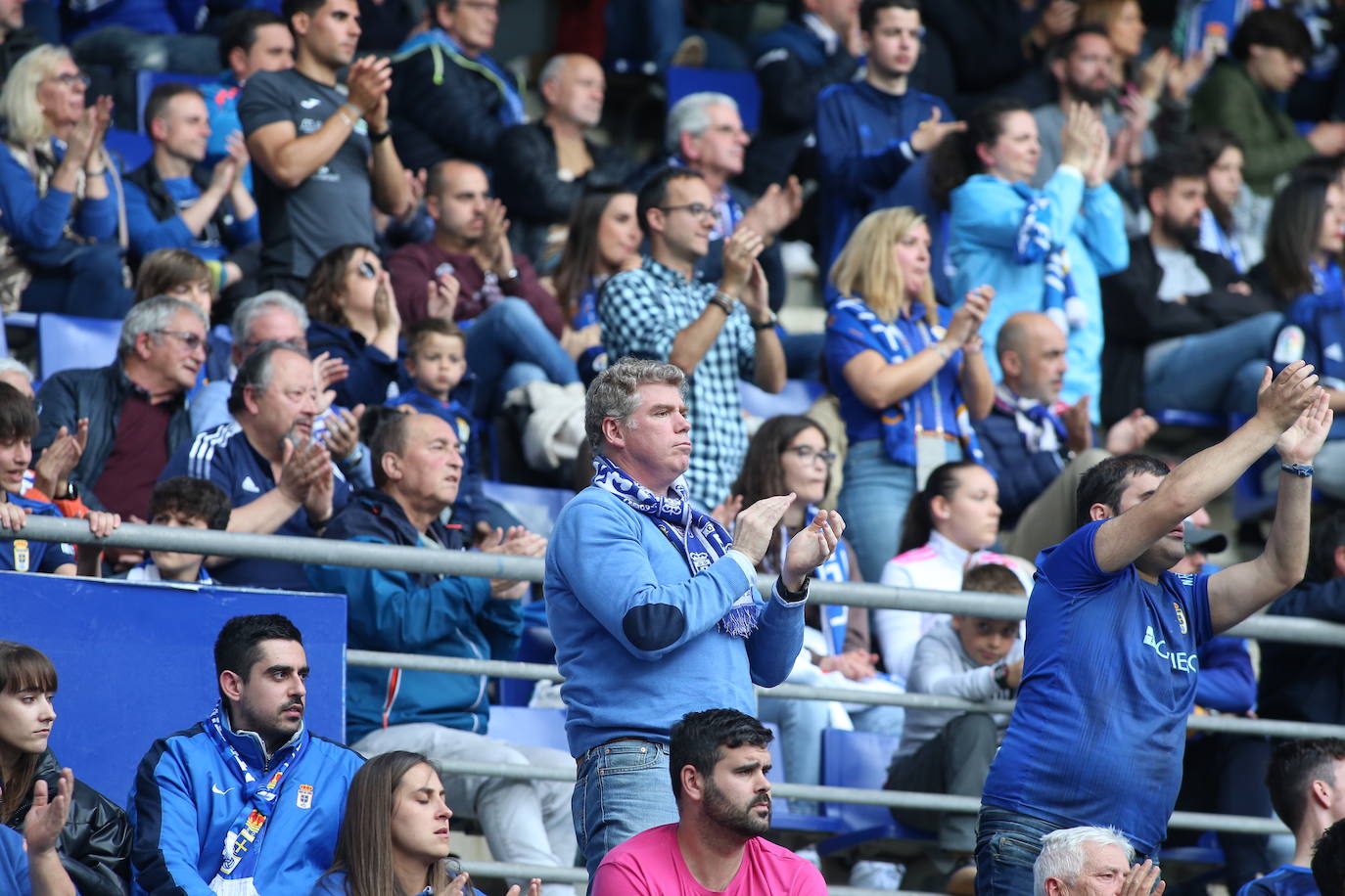¿Estuviste en el Tartiere? ¡Búscate en las fotos del último partido del Oviedo en casa!