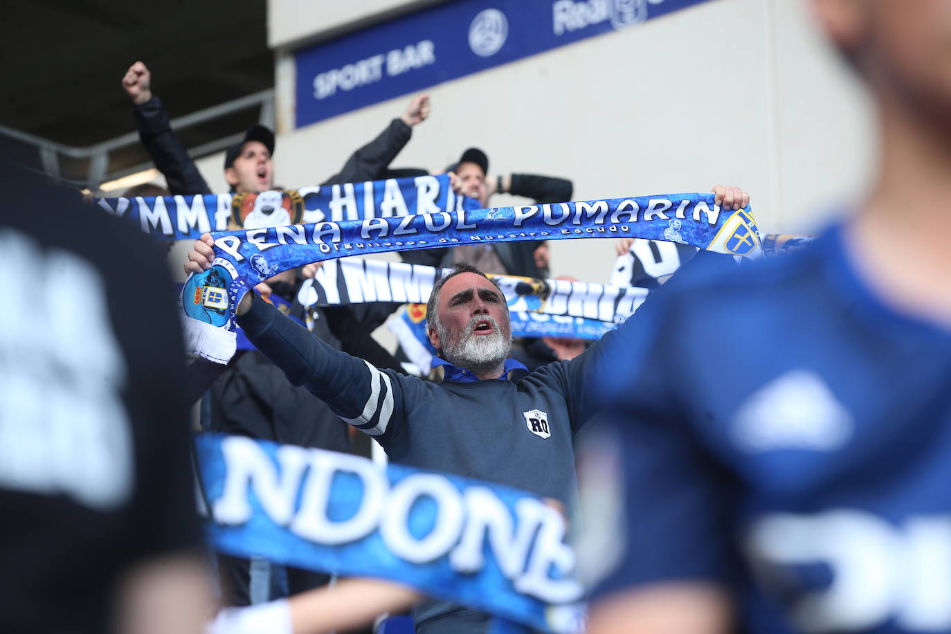 ¿Estuviste en el Tartiere? ¡Búscate en las fotos del último partido del Oviedo en casa!
