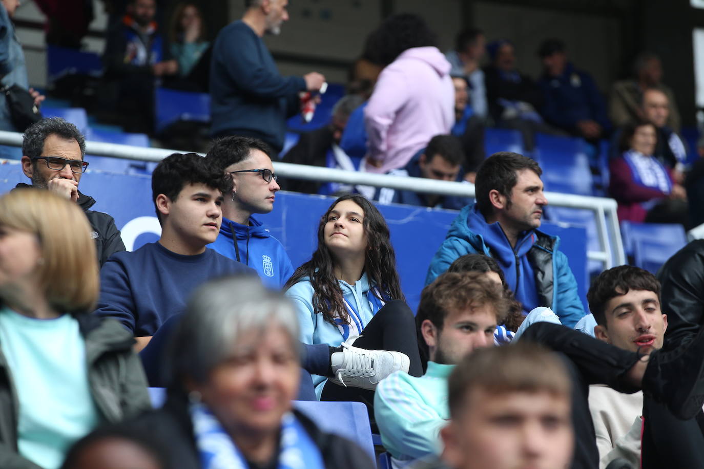 ¿Estuviste en el Tartiere? ¡Búscate en las fotos del último partido del Oviedo en casa!