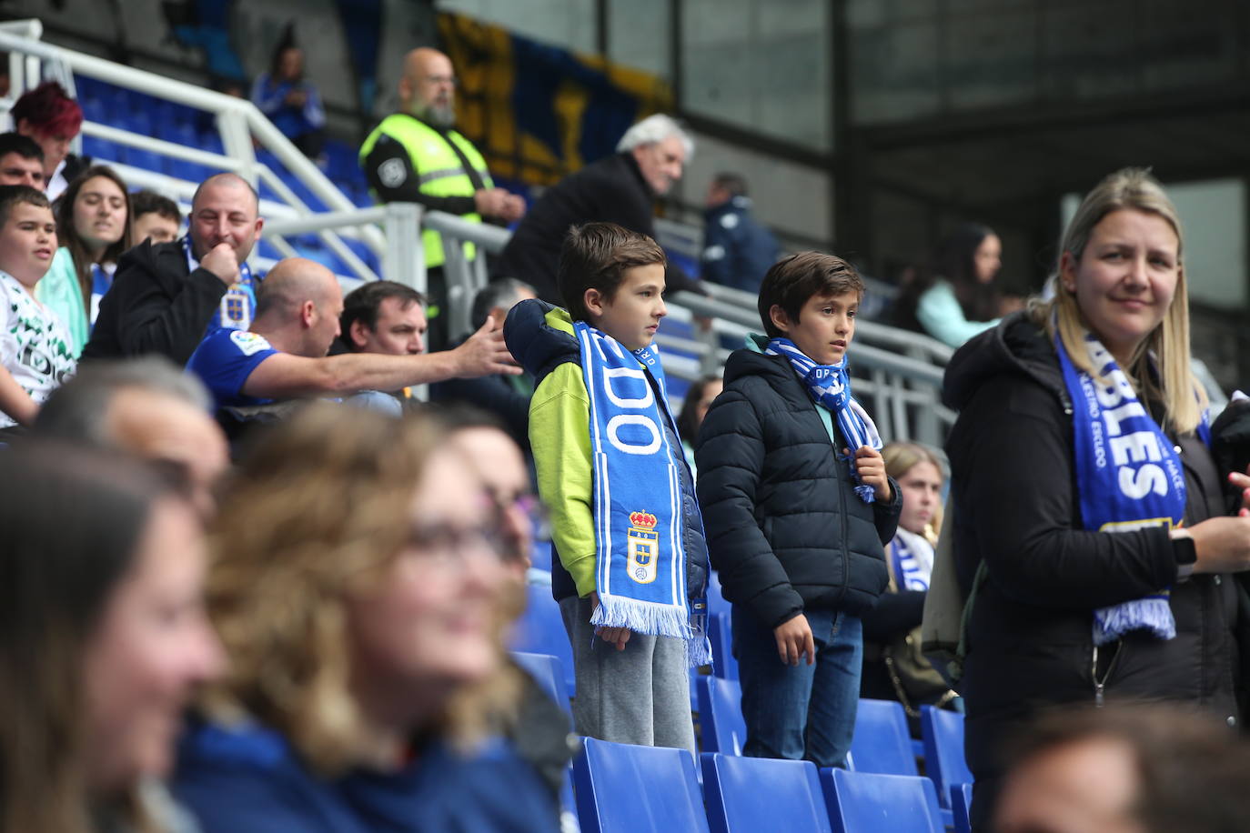 ¿Estuviste en el Tartiere? ¡Búscate en las fotos del último partido del Oviedo en casa!