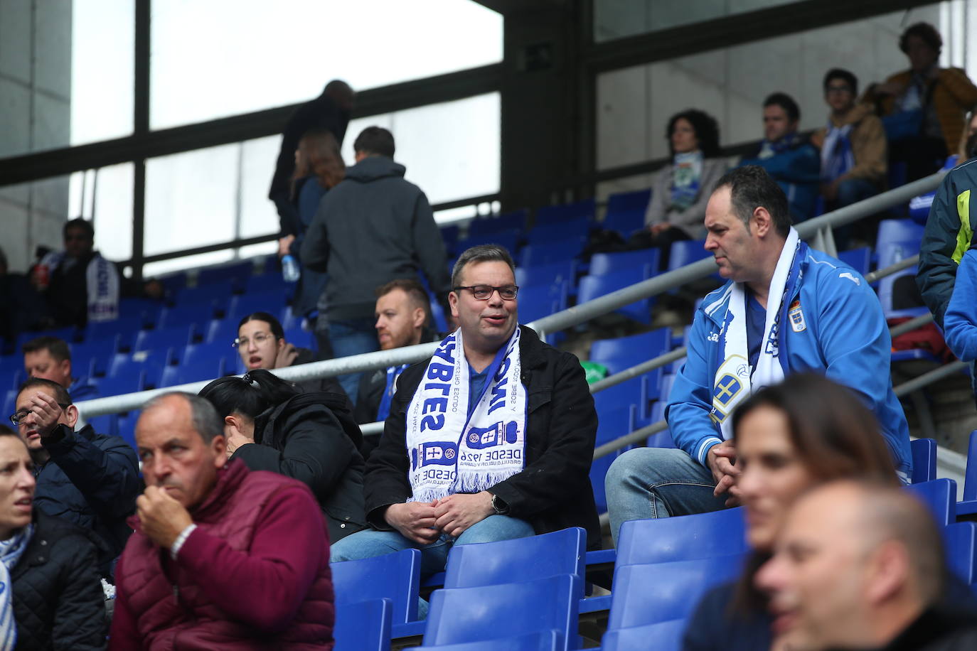 ¿Estuviste en el Tartiere? ¡Búscate en las fotos del último partido del Oviedo en casa!