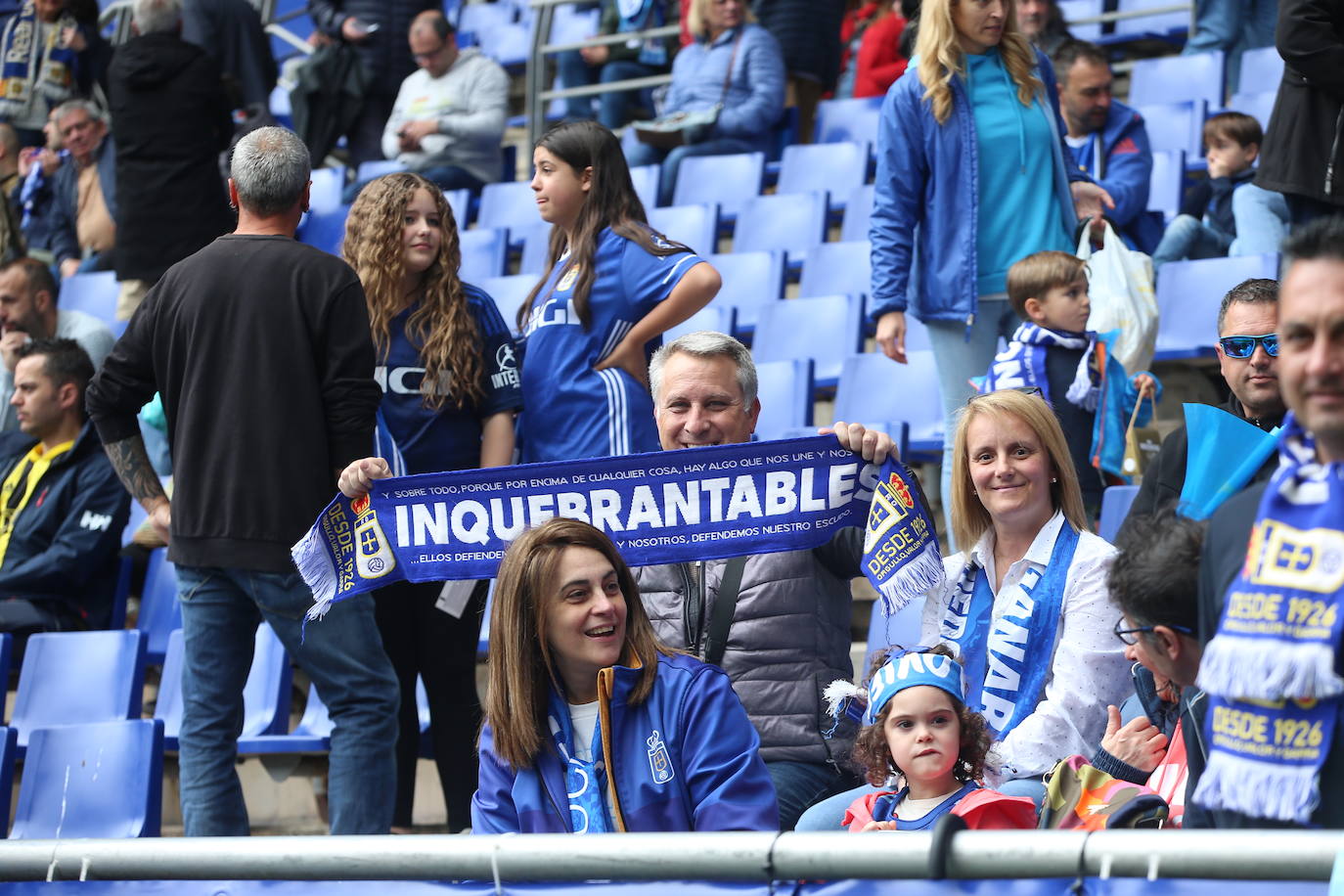 ¿Estuviste en el Tartiere? ¡Búscate en las fotos del último partido del Oviedo en casa!