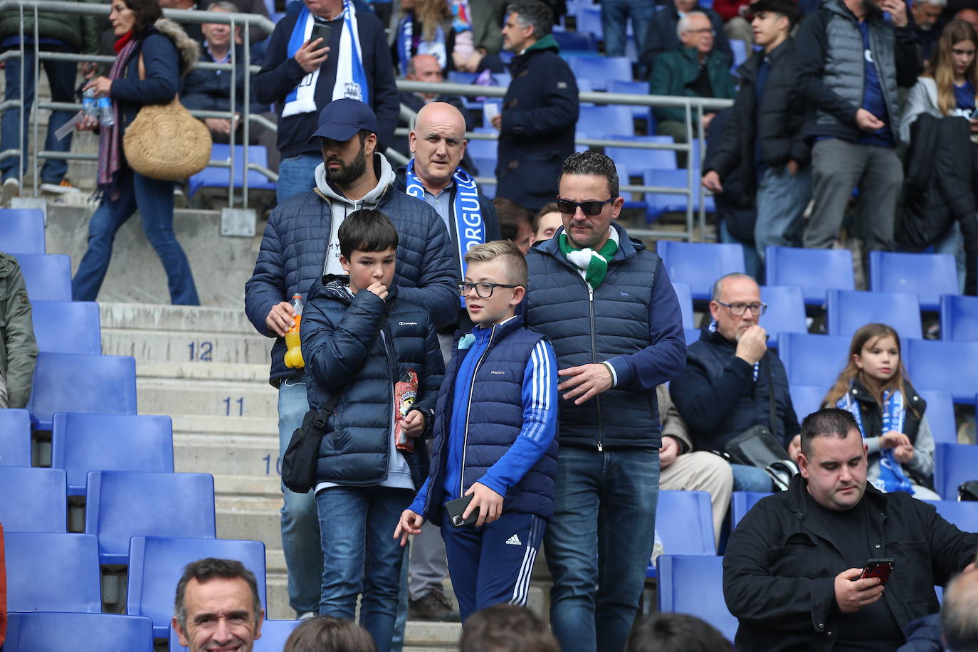 ¿Estuviste en el Tartiere? ¡Búscate en las fotos del último partido del Oviedo en casa!