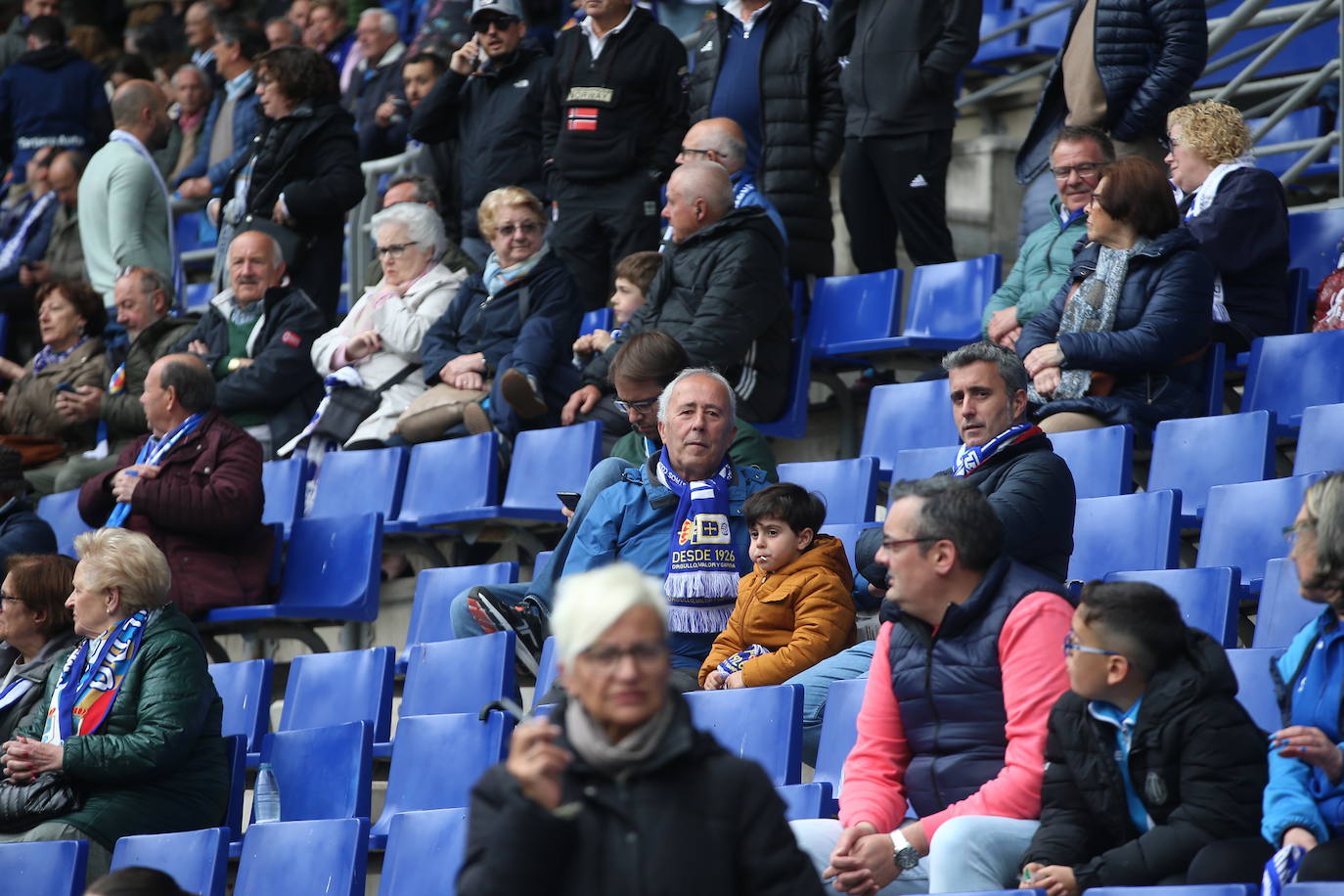 ¿Estuviste en el Tartiere? ¡Búscate en las fotos del último partido del Oviedo en casa!