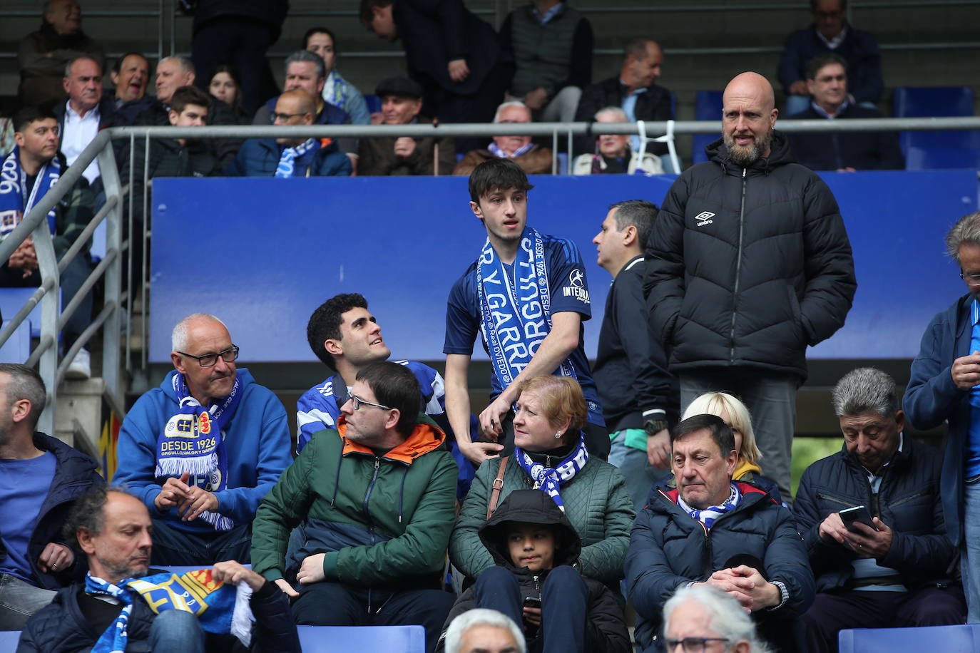 ¿Estuviste en el Tartiere? ¡Búscate en las fotos del último partido del Oviedo en casa!