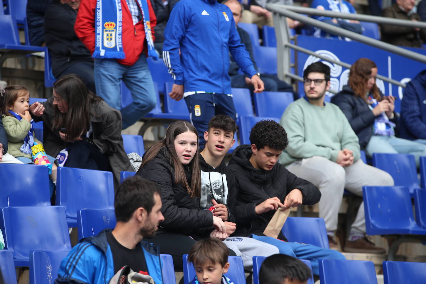 ¿Estuviste en el Tartiere? ¡Búscate en las fotos del último partido del Oviedo en casa!
