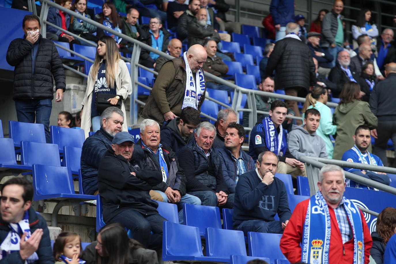 ¿Estuviste en el Tartiere? ¡Búscate en las fotos del último partido del Oviedo en casa!