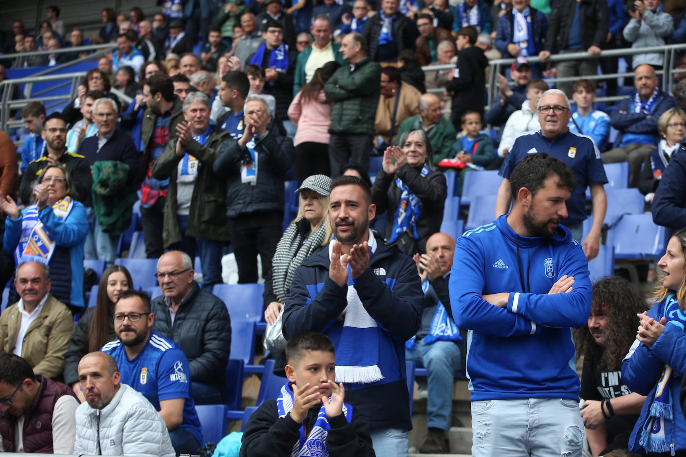 ¿Estuviste en el Tartiere? ¡Búscate en las fotos del último partido del Oviedo en casa!