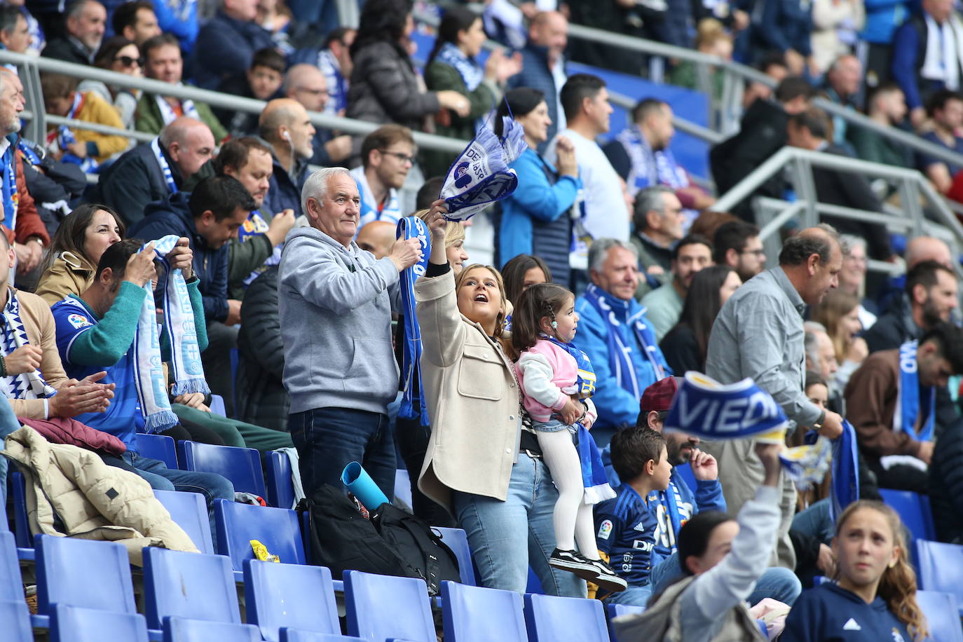 ¿Estuviste en el Tartiere? ¡Búscate en las fotos del último partido del Oviedo en casa!