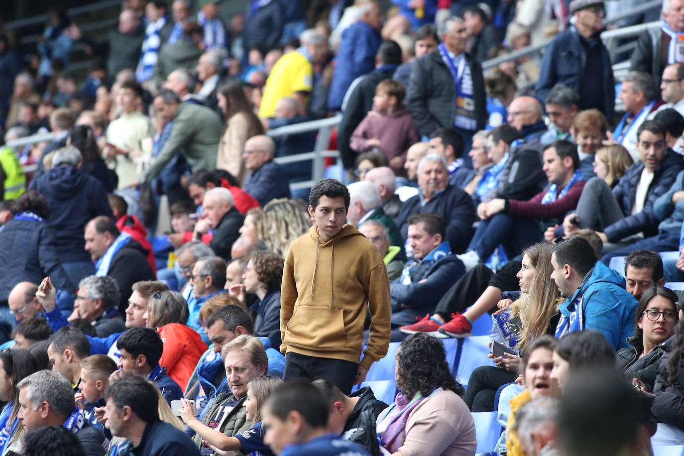 ¿Estuviste en el Tartiere? ¡Búscate en las fotos del último partido del Oviedo en casa!
